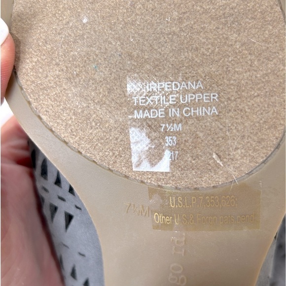 Indigo Rd. Women’s Pendana Gray Cutout Heeled Open Velcro Sandals Size-7.5 NWT - Picture 8 of 9